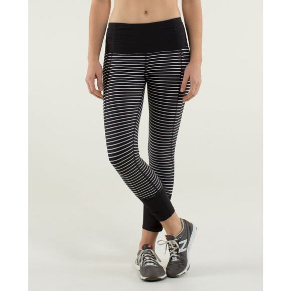 Lululemon Runday Crop First Release)Striped Running Leggings Black/White 4 - Picture 1 of 9